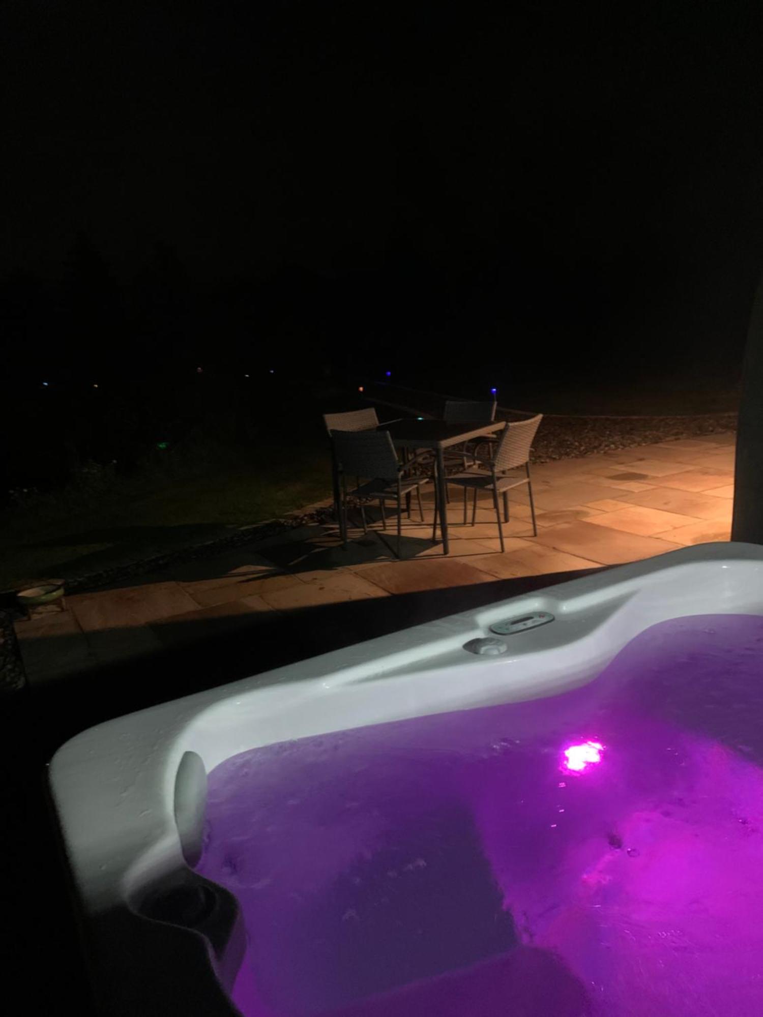 Villa Red Squirrel Pod With Hot Tub Oban Esterno foto