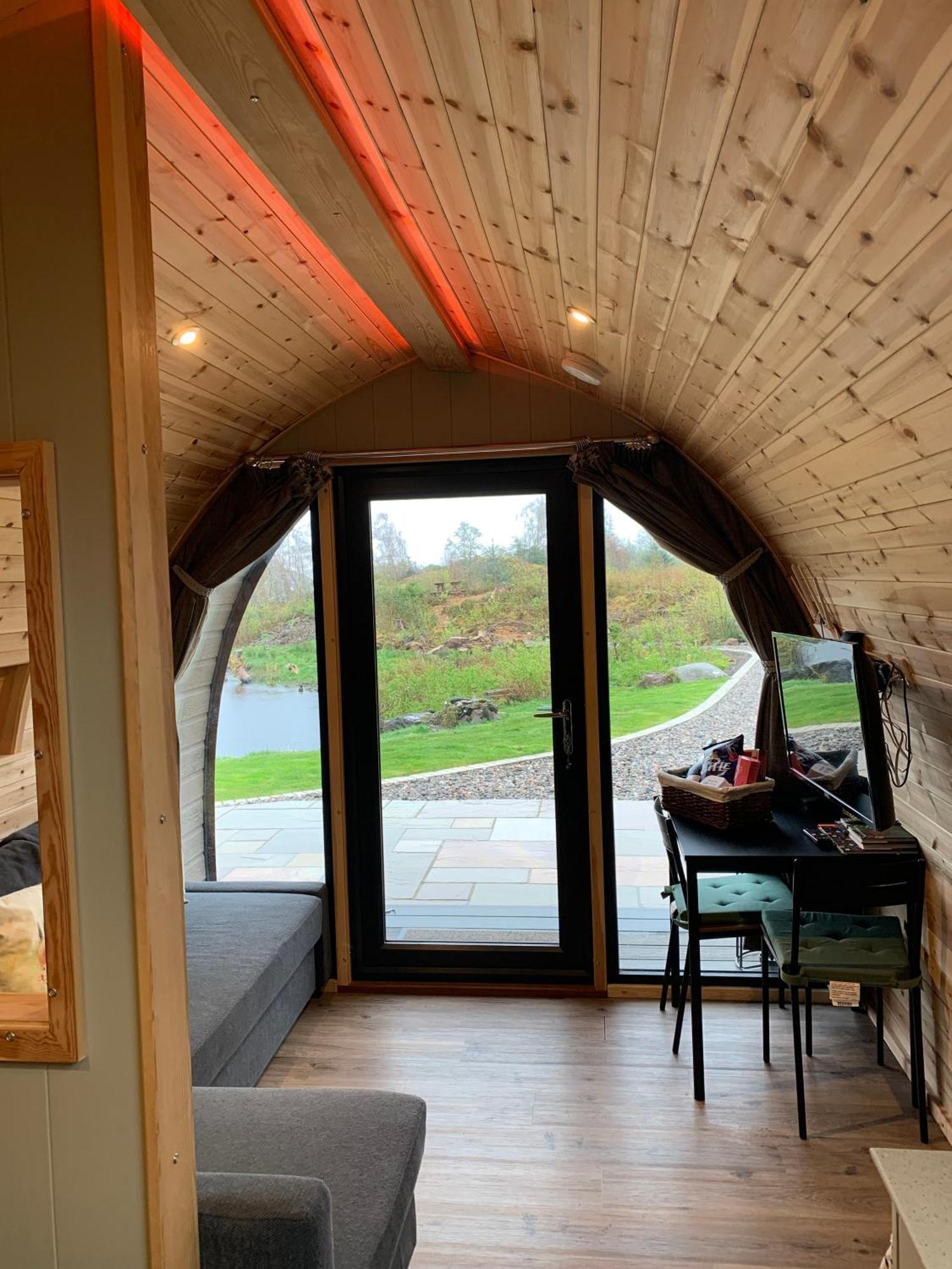 Villa Red Squirrel Pod With Hot Tub Oban Esterno foto